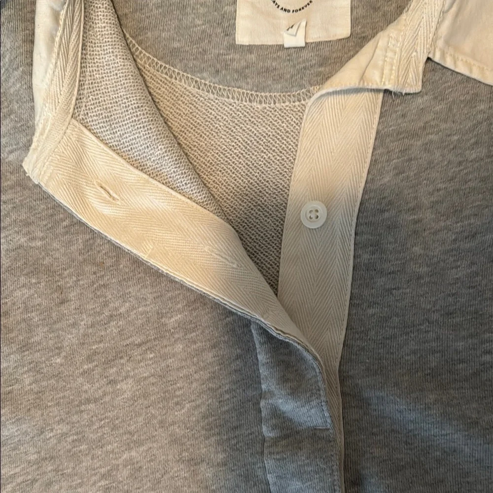Oversized Collared Sweatshirt - Picture 3 of 3